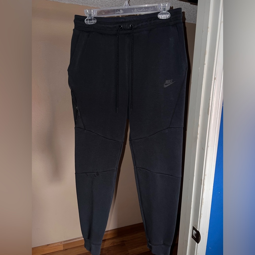 Men’s Nike Tech Fleece Sweatpants (Black) - Size M